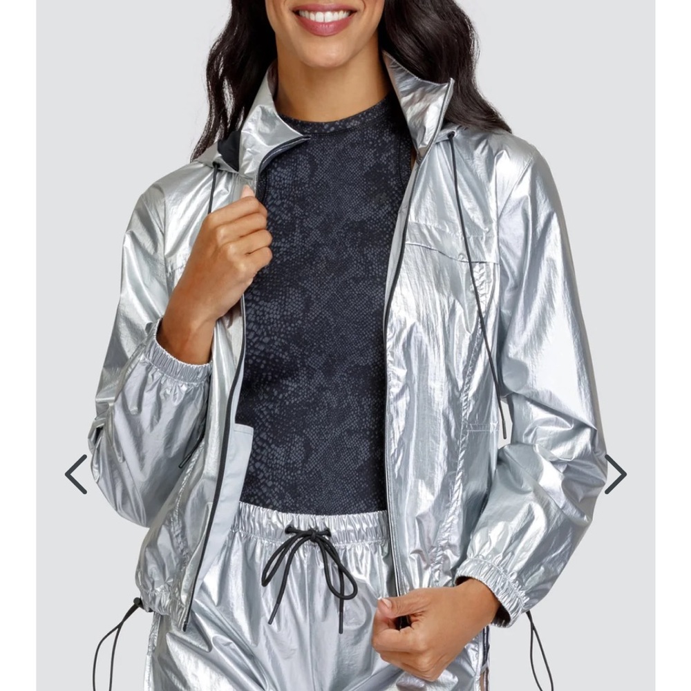 TAIL water resistant hooded jacket in silver